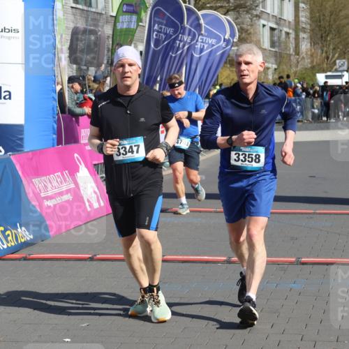 12.04.2026 - 45. Internationalen Wilhelmsburger Insellauf Strokosch-Dieckow http://msf.ph/oto/9467354 12.04.2026 11:01:46 Ziel 5298, 3358, 3347, 4703 meine-sportfotos.de