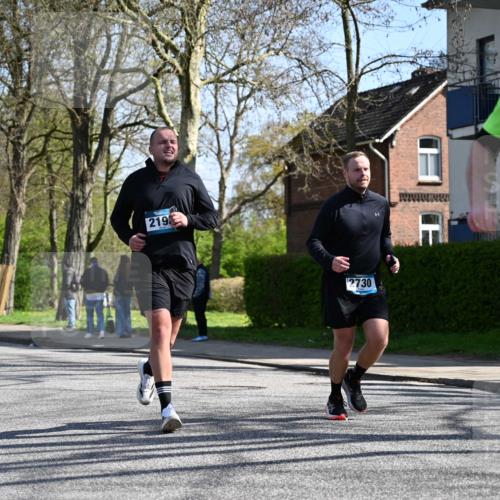 12.04.2026 - 45. Internationalen Wilhelmsburger Insellauf J. Mangold http://msf.ph/oto/9467356 12.04.2026 11:04:56 Ziel 3064, 2225, 2203, 2415, 3130, 4286, 4516, 5043, 2730, 2193, 4440, 4870, 2530, 3743, 5748, 4464, 5810, 3322, 3420 meine-sportfotos.de