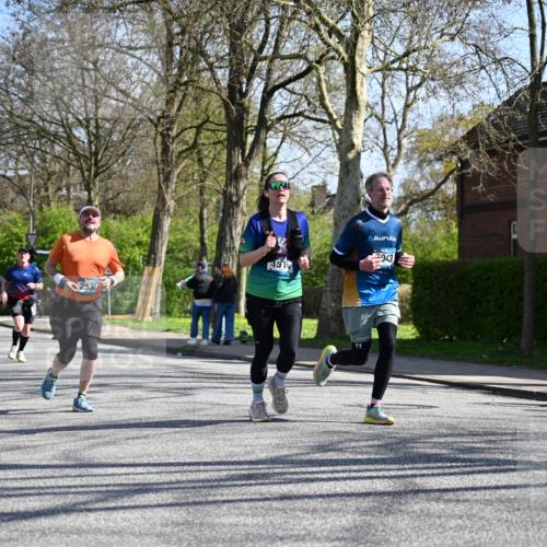 12.04.2026 - 45. Internationalen Wilhelmsburger Insellauf J. Mangold http://msf.ph/oto/9467360 12.04.2026 11:05:01 Ziel 2225, 2203, 2415, 3130, 4286, 4516, 5043, 2730, 2193, 4440, 4870, 2530, 3743, 5748, 4464, 5810, 3322, 3420, 3920 meine-sportfotos.de