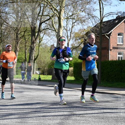 12.04.2026 - 45. Internationalen Wilhelmsburger Insellauf J. Mangold http://msf.ph/oto/9467371 12.04.2026 11:05:01 Ziel 2225, 2203, 2415, 3130, 4286, 4516, 5043, 2730, 2193, 4440, 4870, 2530, 3743, 5748, 4464, 5810, 3322, 3420, 3920 meine-sportfotos.de