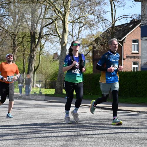 12.04.2026 - 45. Internationalen Wilhelmsburger Insellauf J. Mangold http://msf.ph/oto/9467373 12.04.2026 11:05:01 Ziel 2225, 2203, 2415, 3130, 4286, 4516, 5043, 2730, 2193, 4440, 4870, 2530, 3743, 5748, 4464, 5810, 3322, 3420, 3920 meine-sportfotos.de