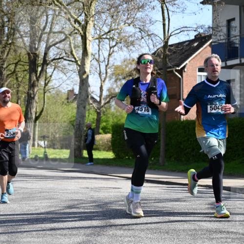 12.04.2026 - 45. Internationalen Wilhelmsburger Insellauf J. Mangold http://msf.ph/oto/9467380 12.04.2026 11:05:02 Ziel 2225, 2203, 2415, 3130, 4286, 4516, 5043, 2730, 2193, 4440, 4870, 2530, 3743, 3743, 5748, 4464, 5810, 3322, 3420, 3920, 2267 meine-sportfotos.de