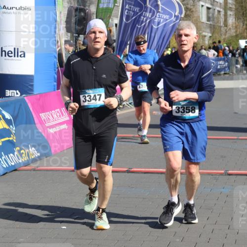 12.04.2026 - 45. Internationalen Wilhelmsburger Insellauf Strokosch-Dieckow http://msf.ph/oto/9467389 12.04.2026 11:01:46 Ziel 5298, 3358, 3347, 4703 meine-sportfotos.de