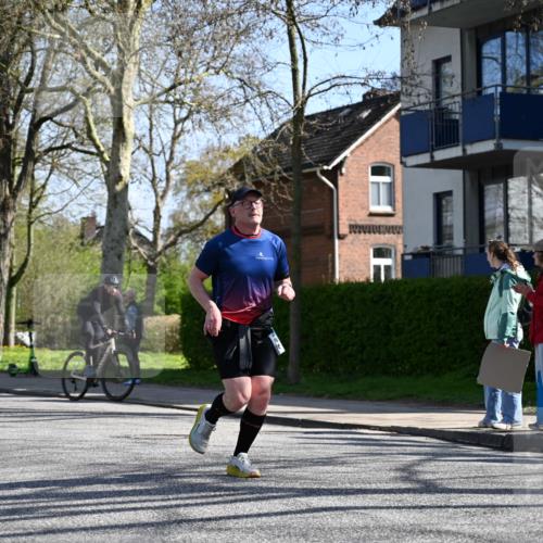 12.04.2026 - 45. Internationalen Wilhelmsburger Insellauf J. Mangold http://msf.ph/oto/9467394 12.04.2026 11:05:05 Ziel 2225, 2203, 2415, 3130, 4286, 4516, 5043, 2730, 2193, 4440, 4870, 2530, 3743, 5748, 4464, 5810, 3322, 3420, 3920, 2267, 2268, 2767 meine-sportfotos.de