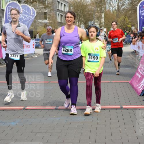 12.04.2026 - 45. Internationalen Wilhelmsburger Insellauf Strokosch-Dieckow http://msf.ph/oto/9467395 12.04.2026 13:10:02 Ziel 4288, 5190, 3121, 2337, 3056, 2688, 4776, 2689, 5095, 3571 meine-sportfotos.de