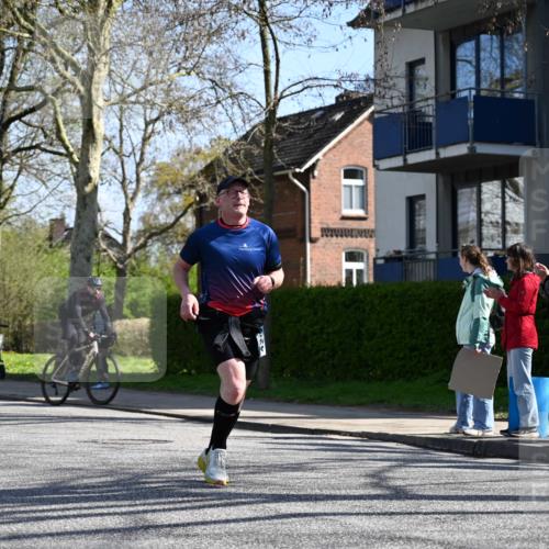 12.04.2026 - 45. Internationalen Wilhelmsburger Insellauf J. Mangold http://msf.ph/oto/9467396 12.04.2026 11:05:05 Ziel 2225, 2203, 2415, 3130, 4286, 4516, 5043, 2730, 2193, 4440, 4870, 2530, 3743, 5748, 4464, 5810, 3322, 3420, 3920, 2267, 2268, 2767 meine-sportfotos.de