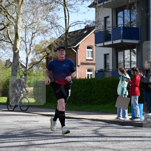 12.04.2026 - 45. Internationalen Wilhelmsburger Insellauf J. Mangold http://msf.ph/oto/9467398 12.04.2026 11:05:05 Ziel 2225, 2203, 2415, 3130, 4286, 4516, 5043, 2730, 2193, 4440, 4870, 2530, 3743, 5748, 4464, 5810, 3322, 3420, 3920, 2267, 2268, 2767 meine-sportfotos.de