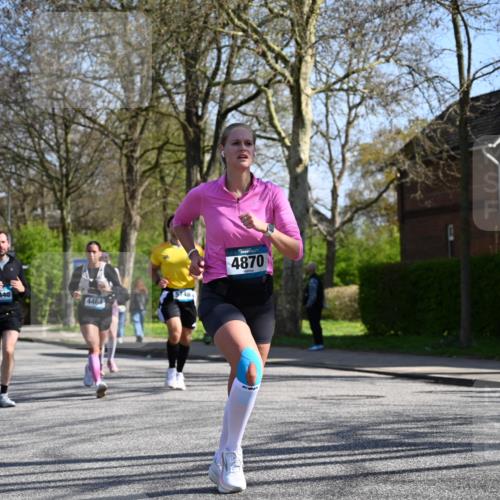 12.04.2026 - 45. Internationalen Wilhelmsburger Insellauf J. Mangold http://msf.ph/oto/9467422 12.04.2026 11:05:08 Ziel 2203, 2415, 3130, 4286, 4516, 5043, 2730, 2193, 4440, 4870, 2530, 3743, 5748, 4464, 5810, 3322, 3420, 3920, 2267, 2268, 2767, 2481 meine-sportfotos.de