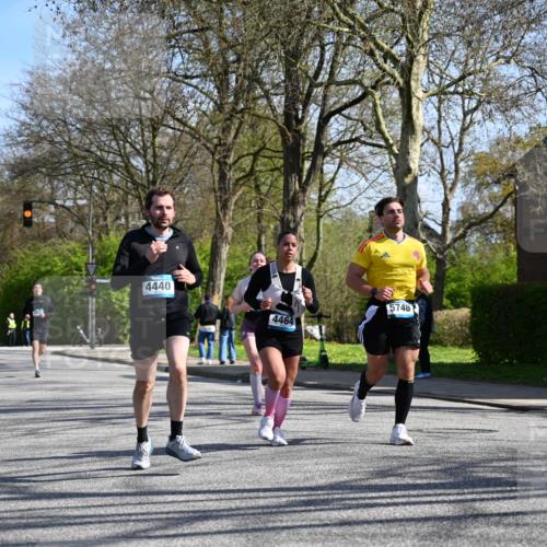 12.04.2026 - 45. Internationalen Wilhelmsburger Insellauf J. Mangold http://msf.ph/oto/9467434 12.04.2026 11:05:09 Ziel 2203, 2415, 3130, 4286, 4516, 5043, 2730, 2193, 4440, 4870, 2530, 3743, 5748, 4464, 5810, 3322, 3420, 3920, 2267, 2268, 2767, 2481, 2449 meine-sportfotos.de
