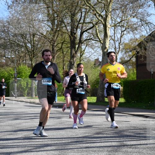 12.04.2026 - 45. Internationalen Wilhelmsburger Insellauf J. Mangold http://msf.ph/oto/9467440 12.04.2026 11:05:09 Ziel 2203, 2415, 3130, 4286, 4516, 5043, 2730, 2193, 4440, 4870, 2530, 3743, 5748, 4464, 5810, 3322, 3420, 3920, 2267, 2268, 2767, 2481, 2449 meine-sportfotos.de