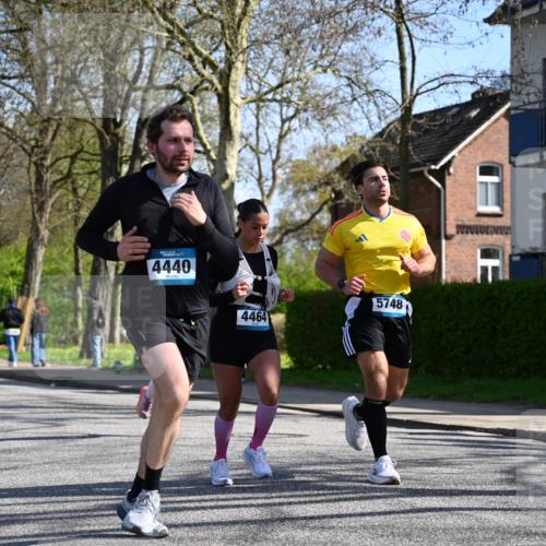 12.04.2026 - 45. Internationalen Wilhelmsburger Insellauf J. Mangold http://msf.ph/oto/9467453 12.04.2026 11:05:10 Ziel 2203, 2415, 3130, 4286, 4516, 5043, 2730, 2193, 4440, 4870, 2530, 3743, 5748, 4464, 5810, 3322, 3420, 3920, 2267, 2268, 2767, 2481, 2449 meine-sportfotos.de