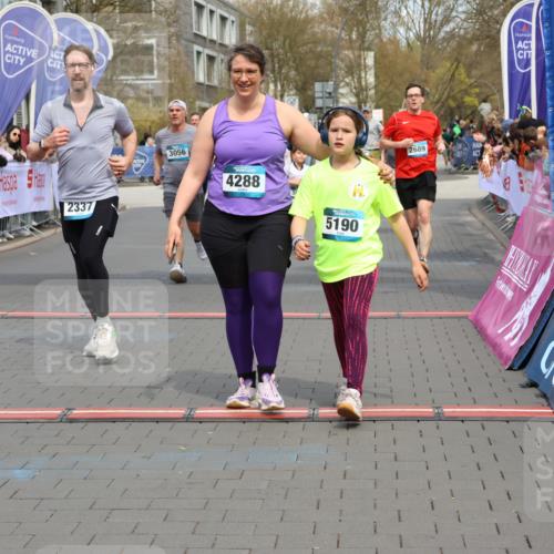 12.04.2026 - 45. Internationalen Wilhelmsburger Insellauf Strokosch-Dieckow http://msf.ph/oto/9467457 12.04.2026 13:10:02 Ziel 4288, 5190, 3121, 2337, 3056, 2688, 4776, 2689, 5095, 3571 meine-sportfotos.de