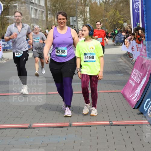 12.04.2026 - 45. Internationalen Wilhelmsburger Insellauf Strokosch-Dieckow http://msf.ph/oto/9467466 12.04.2026 13:10:01 Ziel 5108, 4288, 5190, 3121, 2337, 3056, 2688, 4776, 2689, 5095 meine-sportfotos.de