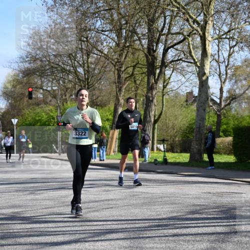 12.04.2026 - 45. Internationalen Wilhelmsburger Insellauf J. Mangold http://msf.ph/oto/9467468 12.04.2026 11:05:14 Ziel 3130, 4286, 4516, 5043, 2730, 2193, 4440, 4870, 2530, 3743, 5748, 4464, 5810, 3322, 3420, 3920, 2267, 2267, 2268, 2767, 2481, 2449, 4865, 4188, 2749 meine-sportfotos.de