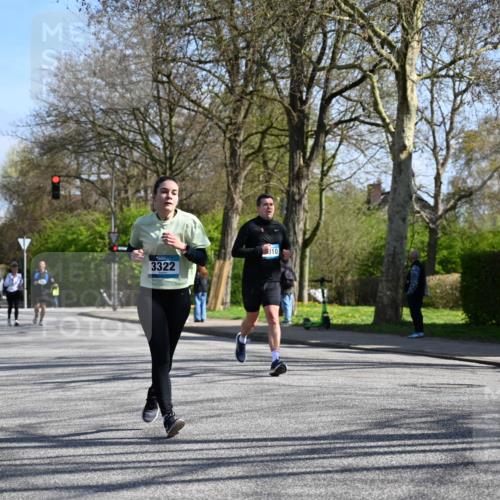 12.04.2026 - 45. Internationalen Wilhelmsburger Insellauf J. Mangold http://msf.ph/oto/9467470 12.04.2026 11:05:15 Ziel 4286, 4516, 5043, 2730, 2193, 4440, 4870, 2530, 3743, 5748, 4464, 5810, 3322, 3420, 3420, 3920, 2267, 2268, 2268, 2767, 2481, 2449, 4865, 4188, 2749 meine-sportfotos.de