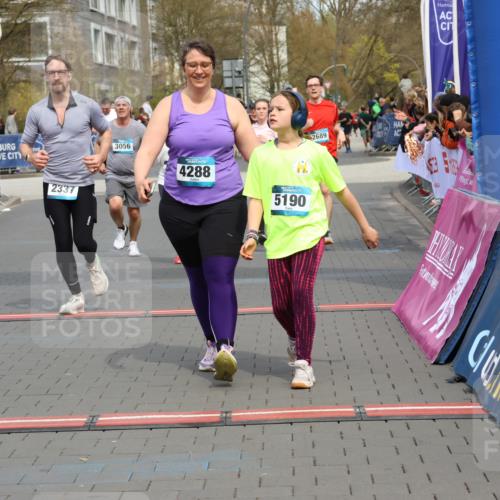 12.04.2026 - 45. Internationalen Wilhelmsburger Insellauf Strokosch-Dieckow http://msf.ph/oto/9467488 12.04.2026 13:10:01 Ziel 5108, 4288, 5190, 3121, 2337, 3056, 2688, 4776, 2689, 5095 meine-sportfotos.de