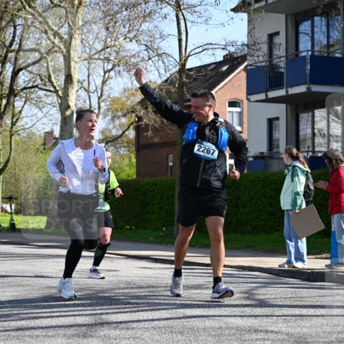 12.04.2026 - 45. Internationalen Wilhelmsburger Insellauf J. Mangold http://msf.ph/oto/9467494 12.04.2026 11:05:28 Ziel 5748, 4464, 5810, 3322, 3420, 3920, 2267, 2268, 2767, 2481, 2449, 4865, 4188, 2749, 4477, 4476, 5818, 3717 meine-sportfotos.de