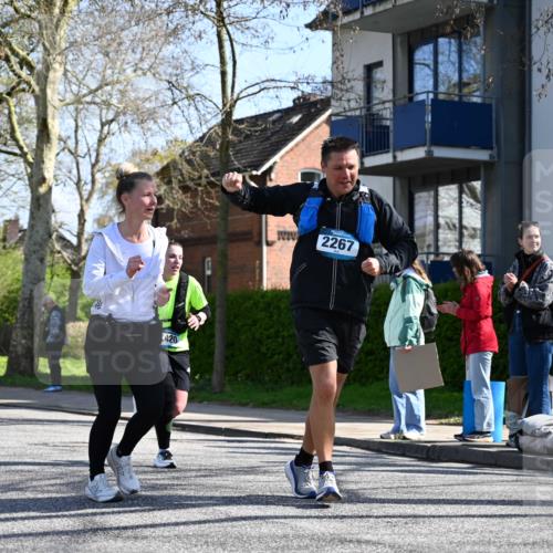 12.04.2026 - 45. Internationalen Wilhelmsburger Insellauf J. Mangold http://msf.ph/oto/9467501 12.04.2026 11:05:28 Ziel 5748, 4464, 5810, 3322, 3420, 3920, 2267, 2268, 2767, 2481, 2449, 4865, 4188, 2749, 4477, 4476, 5818, 3717 meine-sportfotos.de