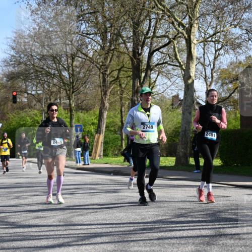 12.04.2026 - 45. Internationalen Wilhelmsburger Insellauf J. Mangold http://msf.ph/oto/9467536 12.04.2026 11:05:40 Ziel 3420, 3920, 2267, 2268, 2767, 2481, 2449, 4865, 4188, 2749, 4477, 4476, 5818, 3717, 2330 meine-sportfotos.de