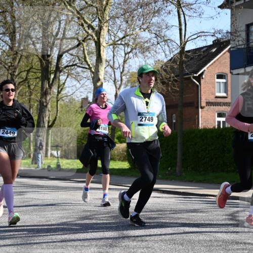 12.04.2026 - 45. Internationalen Wilhelmsburger Insellauf J. Mangold http://msf.ph/oto/9467557 12.04.2026 11:05:41 Ziel 3920, 2267, 2268, 2767, 2481, 2449, 4865, 4188, 2749, 4477, 4476, 5818, 3717, 2330 meine-sportfotos.de