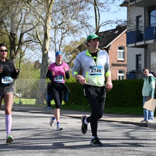 12.04.2026 - 45. Internationalen Wilhelmsburger Insellauf J. Mangold http://msf.ph/oto/9467564 12.04.2026 11:05:41 Ziel 3920, 2267, 2268, 2767, 2481, 2449, 4865, 4188, 2749, 4477, 4476, 5818, 3717, 2330 meine-sportfotos.de