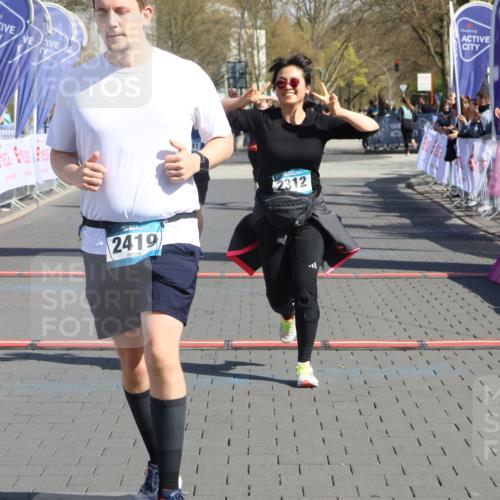 12.04.2026 - 45. Internationalen Wilhelmsburger Insellauf Strokosch-Dieckow http://msf.ph/oto/9467575 12.04.2026 11:18:05 Ziel 2419, 2420, 2312, 2241, 5309, 3944 meine-sportfotos.de