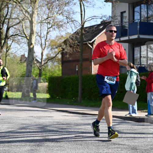 12.04.2026 - 45. Internationalen Wilhelmsburger Insellauf J. Mangold http://msf.ph/oto/9467582 12.04.2026 11:05:46 Ziel 3920, 2267, 2268, 2767, 2481, 2449, 4865, 4188, 2749, 4477, 4476, 5818, 3717, 2330, 3460, 4564, 3790 meine-sportfotos.de