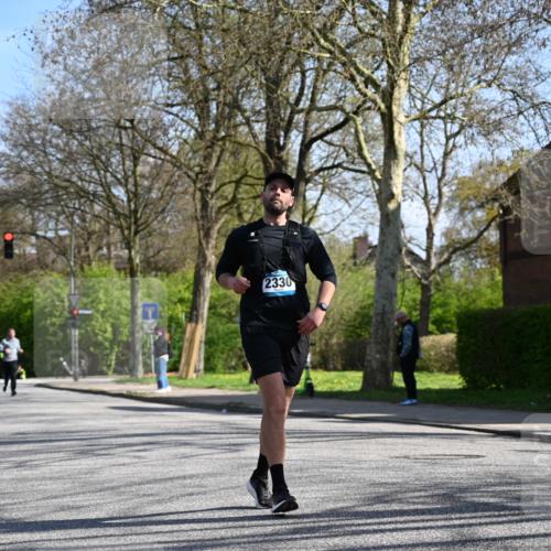 12.04.2026 - 45. Internationalen Wilhelmsburger Insellauf J. Mangold http://msf.ph/oto/9467623 12.04.2026 11:06:08 Ziel 4477, 4476, 5818, 3717, 2330, 3460, 4564, 3790, 2495, 3570, 2862, 2863, 5720 meine-sportfotos.de