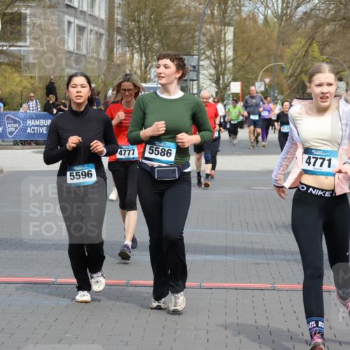 12.04.2026 - 45. Internationalen Wilhelmsburger Insellauf Strokosch-Dieckow http://msf.ph/oto/9467629 12.04.2026 13:09:44 Ziel 5783, 4973, 4771, 5586, 5596, 4777 meine-sportfotos.de