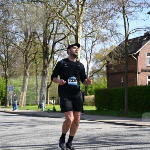 12.04.2026 - 45. Internationalen Wilhelmsburger Insellauf J. Mangold http://msf.ph/oto/9467633 12.04.2026 11:06:09 Ziel 5818, 3717, 2330, 3460, 4564, 3790, 2495, 3570, 2862, 2863, 3570, 2862, 2863, 5720 meine-sportfotos.de