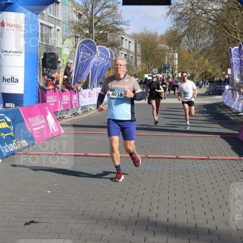 12.04.2026 - 45. Internationalen Wilhelmsburger Insellauf Strokosch-Dieckow http://msf.ph/oto/9467647 12.04.2026 11:02:16 Ziel 3466, 4612, 4019, 4326 meine-sportfotos.de