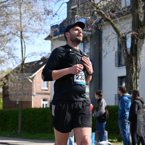 12.04.2026 - 45. Internationalen Wilhelmsburger Insellauf J. Mangold http://msf.ph/oto/9467654 12.04.2026 11:06:10 Ziel 3717, 2330, 3460, 4564, 3790, 3790, 2495, 3570, 2862, 2863, 5720 meine-sportfotos.de