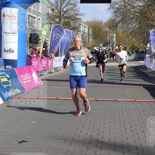 12.04.2026 - 45. Internationalen Wilhelmsburger Insellauf Strokosch-Dieckow http://msf.ph/oto/9467659 12.04.2026 11:02:16 Ziel 3466, 4612, 4019, 4326 meine-sportfotos.de