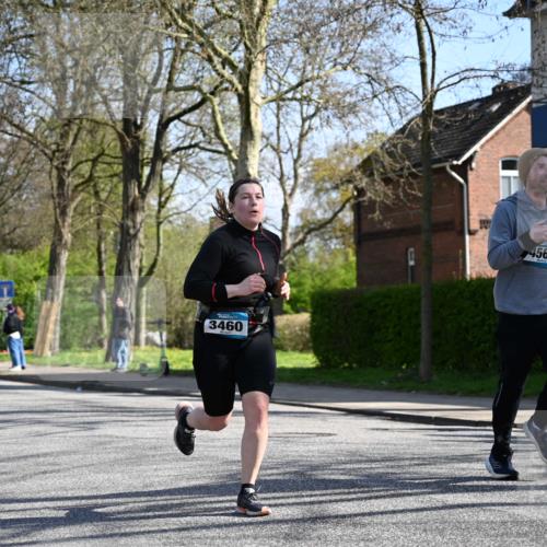 12.04.2026 - 45. Internationalen Wilhelmsburger Insellauf J. Mangold http://msf.ph/oto/9467667 12.04.2026 11:06:19 Ziel 2330, 3460, 4564, 3790, 2495, 3570, 2862, 2863, 5720 meine-sportfotos.de