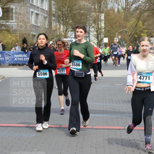 12.04.2026 - 45. Internationalen Wilhelmsburger Insellauf Strokosch-Dieckow http://msf.ph/oto/9467674 12.04.2026 13:09:43 Ziel 5783, 4973, 4771, 5586, 5596, 4777 meine-sportfotos.de