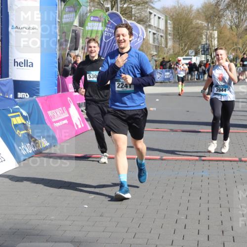 12.04.2026 - 45. Internationalen Wilhelmsburger Insellauf Strokosch-Dieckow http://msf.ph/oto/9467685 12.04.2026 11:18:09 Ziel 2312, 2241, 5309, 3944, 3398 meine-sportfotos.de