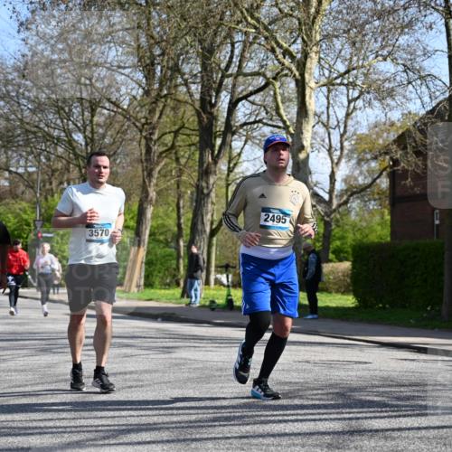 12.04.2026 - 45. Internationalen Wilhelmsburger Insellauf J. Mangold http://msf.ph/oto/9467689 12.04.2026 11:06:22 Ziel 2330, 3460, 4564, 3790, 2495, 3570, 2862, 2863, 5720 meine-sportfotos.de