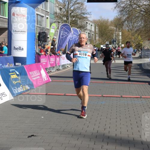 12.04.2026 - 45. Internationalen Wilhelmsburger Insellauf Strokosch-Dieckow http://msf.ph/oto/9467690 12.04.2026 11:02:16 Ziel 3466, 4612, 4019, 4326 meine-sportfotos.de