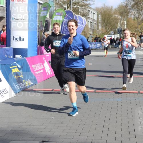12.04.2026 - 45. Internationalen Wilhelmsburger Insellauf Strokosch-Dieckow http://msf.ph/oto/9467694 12.04.2026 11:18:09 Ziel 2312, 2241, 5309, 3944, 3398 meine-sportfotos.de