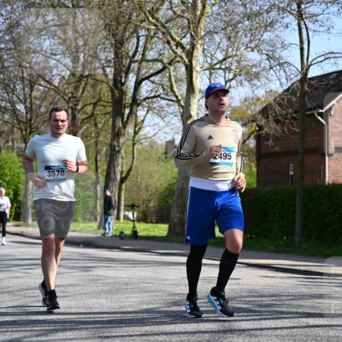 12.04.2026 - 45. Internationalen Wilhelmsburger Insellauf J. Mangold http://msf.ph/oto/9467697 12.04.2026 11:06:22 Ziel 2330, 3460, 4564, 3790, 2495, 3570, 2862, 2863, 5720 meine-sportfotos.de