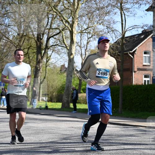 12.04.2026 - 45. Internationalen Wilhelmsburger Insellauf J. Mangold http://msf.ph/oto/9467701 12.04.2026 11:06:23 Ziel 2330, 3460, 4564, 3790, 2495, 3570, 2862, 2863, 5720 meine-sportfotos.de