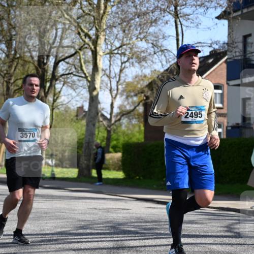 12.04.2026 - 45. Internationalen Wilhelmsburger Insellauf J. Mangold http://msf.ph/oto/9467707 12.04.2026 11:06:23 Ziel 2330, 3460, 4564, 3790, 2495, 3570, 2862, 2863, 5720 meine-sportfotos.de