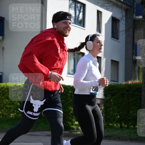 12.04.2026 - 45. Internationalen Wilhelmsburger Insellauf J. Mangold http://msf.ph/oto/9467728 12.04.2026 11:06:32 Ziel 4564, 3790, 2495, 3570, 2862, 2863, 5720, 3342, 3885, 2777, 4949 meine-sportfotos.de
