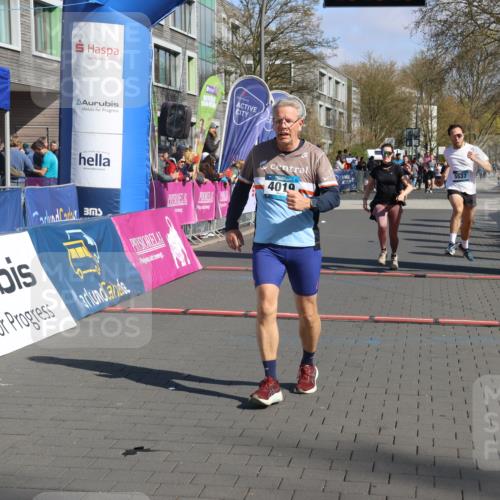 12.04.2026 - 45. Internationalen Wilhelmsburger Insellauf Strokosch-Dieckow http://msf.ph/oto/9467730 12.04.2026 11:02:17 Ziel 4612, 4019, 4326 meine-sportfotos.de