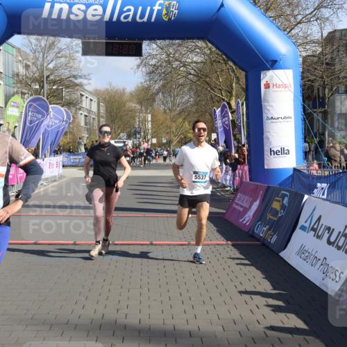 12.04.2026 - 45. Internationalen Wilhelmsburger Insellauf Strokosch-Dieckow http://msf.ph/oto/9467741 12.04.2026 11:02:18 Ziel 4612, 4019, 4326 meine-sportfotos.de