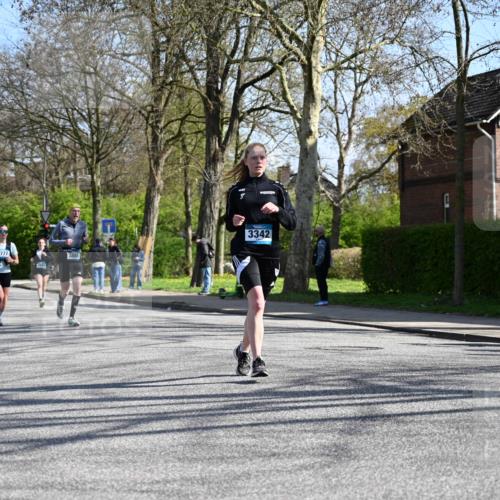 12.04.2026 - 45. Internationalen Wilhelmsburger Insellauf J. Mangold http://msf.ph/oto/9467757 12.04.2026 11:06:58 Ziel 3342, 3885, 2777, 4949, 4359, 2567, 2778, 5806, 3149, 3967, 4856, 3295 meine-sportfotos.de