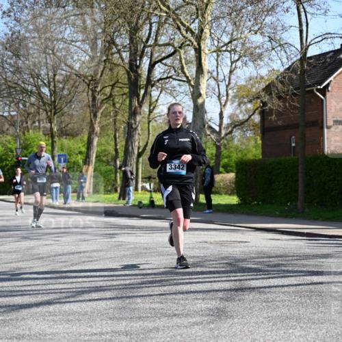 12.04.2026 - 45. Internationalen Wilhelmsburger Insellauf J. Mangold http://msf.ph/oto/9467759 12.04.2026 11:06:58 Ziel 3342, 3885, 2777, 4949, 4359, 2567, 2778, 5806, 3149, 3967, 4856, 3295 meine-sportfotos.de