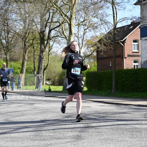 12.04.2026 - 45. Internationalen Wilhelmsburger Insellauf J. Mangold http://msf.ph/oto/9467765 12.04.2026 11:06:59 Ziel 3342, 3885, 2777, 4949, 4359, 2567, 2778, 5806, 3149, 3967, 4856, 3295 meine-sportfotos.de