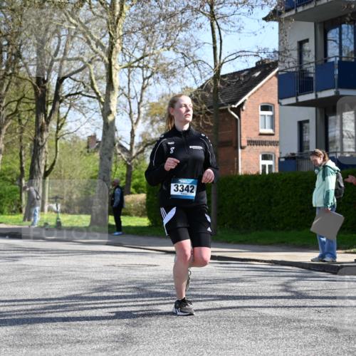 12.04.2026 - 45. Internationalen Wilhelmsburger Insellauf J. Mangold http://msf.ph/oto/9467775 12.04.2026 11:06:59 Ziel 3342, 3885, 2777, 4949, 4359, 2567, 2778, 5806, 3149, 3967, 4856, 3295 meine-sportfotos.de