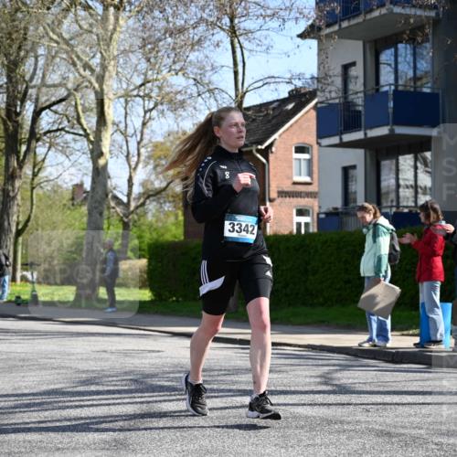 12.04.2026 - 45. Internationalen Wilhelmsburger Insellauf J. Mangold http://msf.ph/oto/9467779 12.04.2026 11:06:59 Ziel 3342, 3885, 2777, 4949, 4359, 2567, 2778, 5806, 3149, 3967, 4856, 3295 meine-sportfotos.de